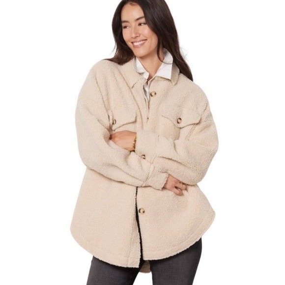 Good American Jackets & Blazers - NWT! Good American Sherpa Shacket - Size 1/2 (Small/Medium) Cream Oversized •